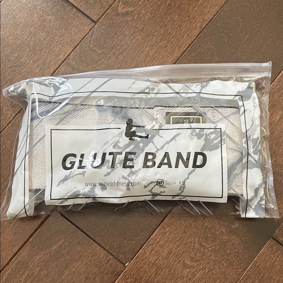 Suzie B Fitness Other - Suzie B Fitness Light Medium Glute Band
